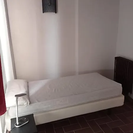 Enric D'ossó Hostal