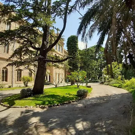 Enric D'ossó Hostal